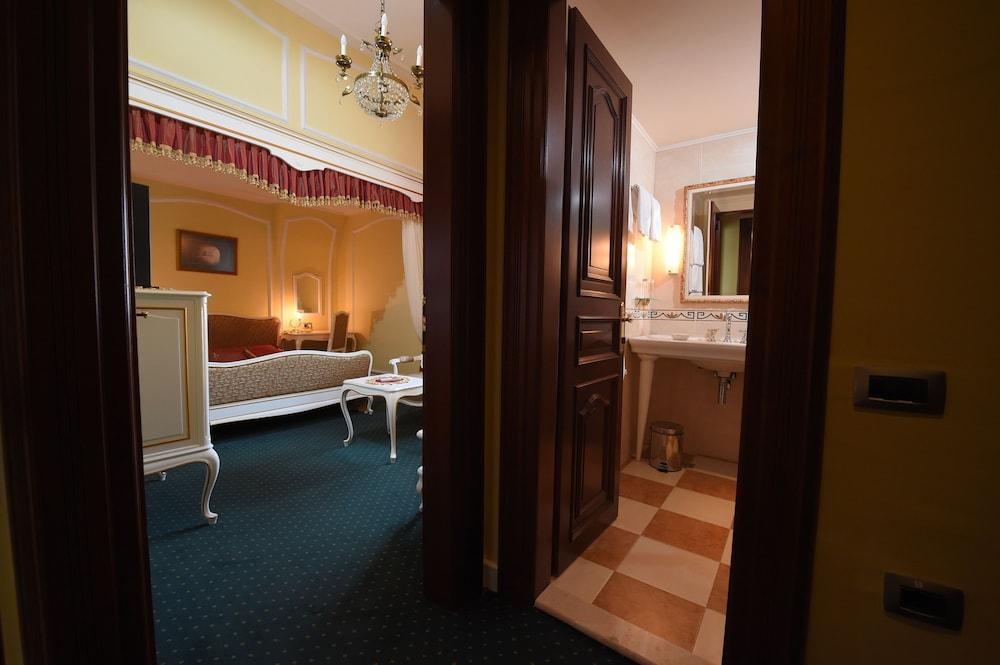 Garni Hotel Leopold I Novi Sad Exterior photo